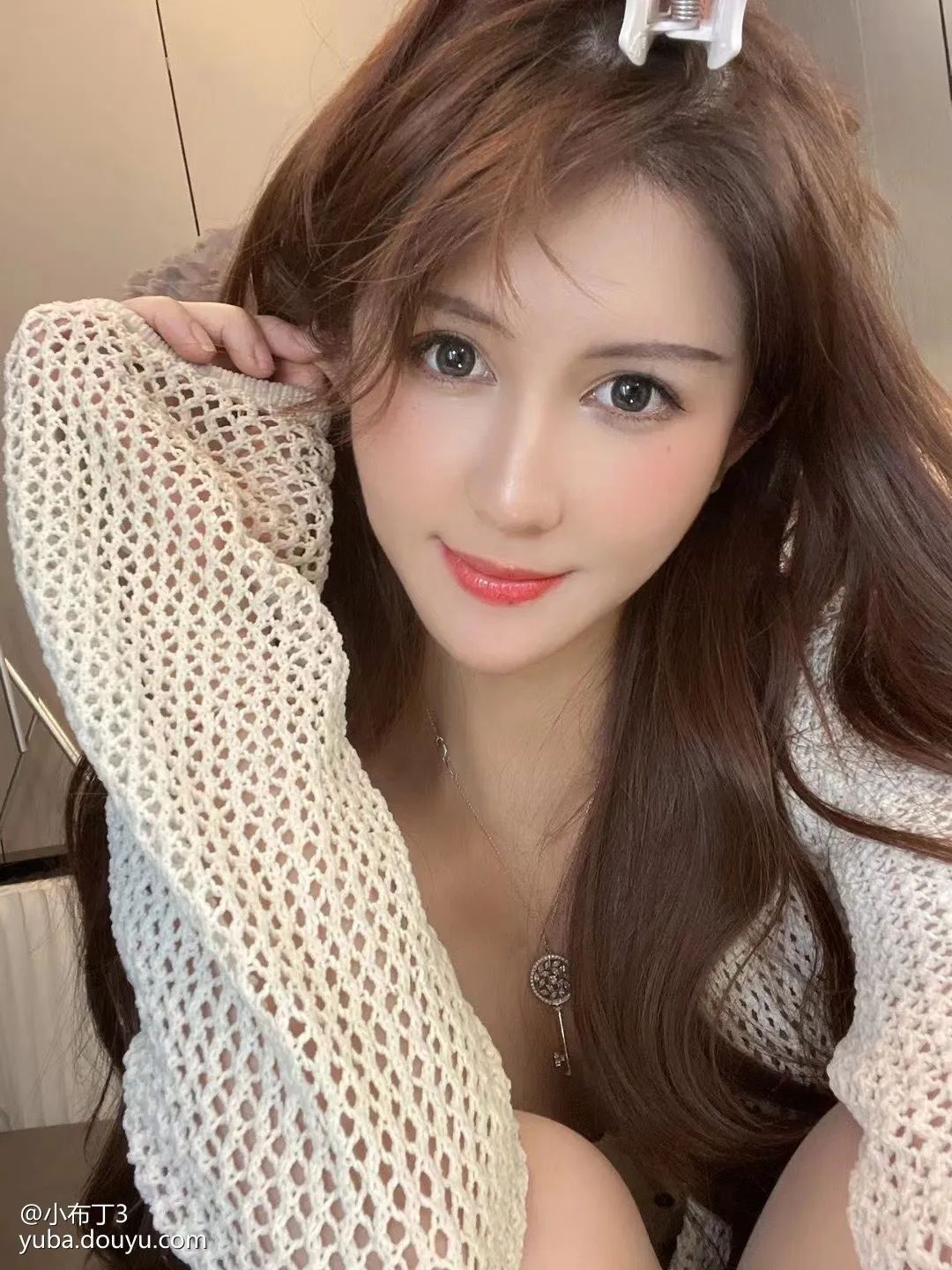 女主播透露自己赚了6千万！让直播间的大哥都羡慕了！网友：欢乐豆吗？