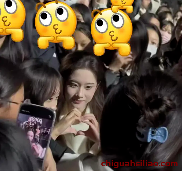 刘亦菲翻版走红,女大学生被围观,广告新宠