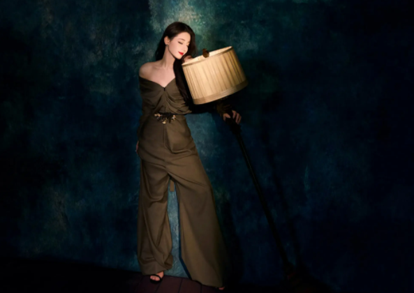 迪丽热巴高定造型师被骂,颜值挽救声誉