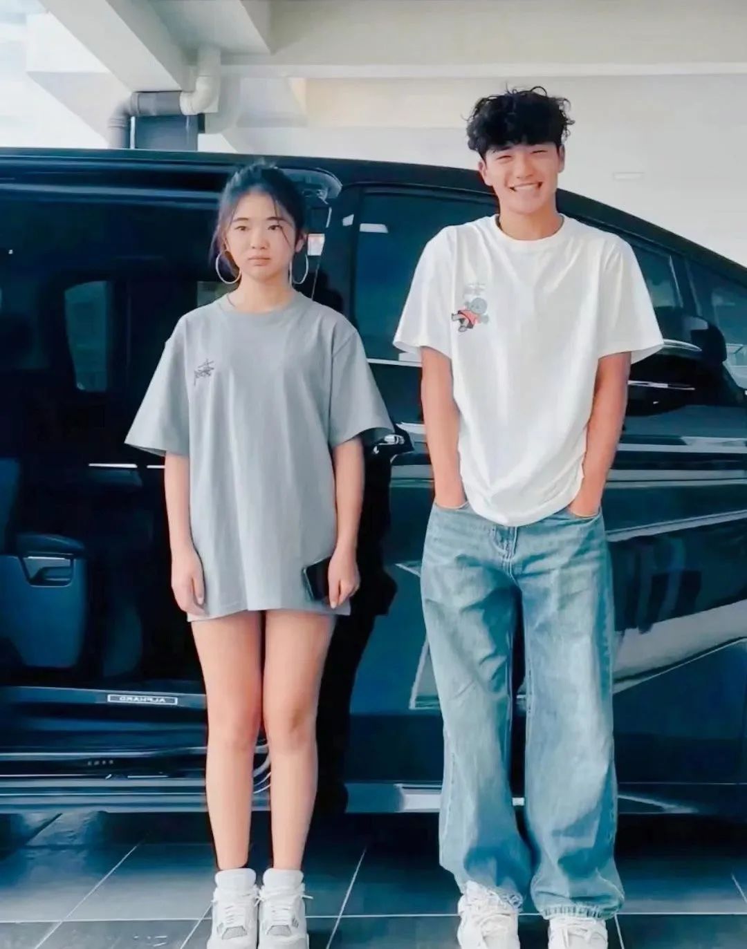 曹格女儿颜值大逆袭,14岁甜妹变御姐