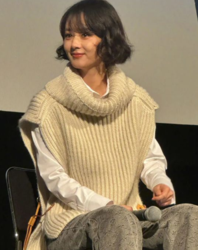 赵丽颖短发洋娃娃造型:37岁依旧精致