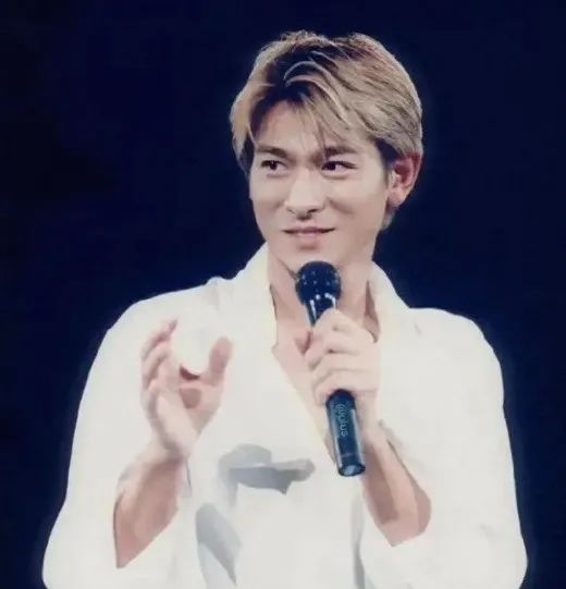 刘德华女儿近照曝光,网友:星二代颜值新典范