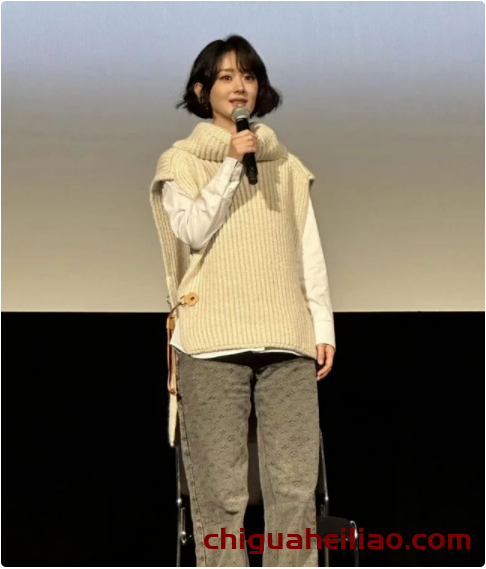 赵丽颖短发洋娃娃造型:37岁依旧精致