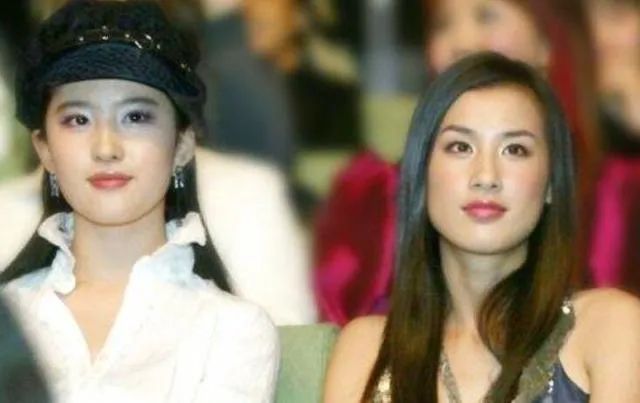黄圣依早年照片美翻天,刘亦菲般的美貌