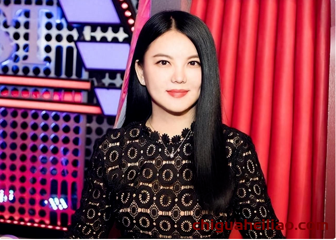 李湘近照惊艳,48岁依旧年轻如昔